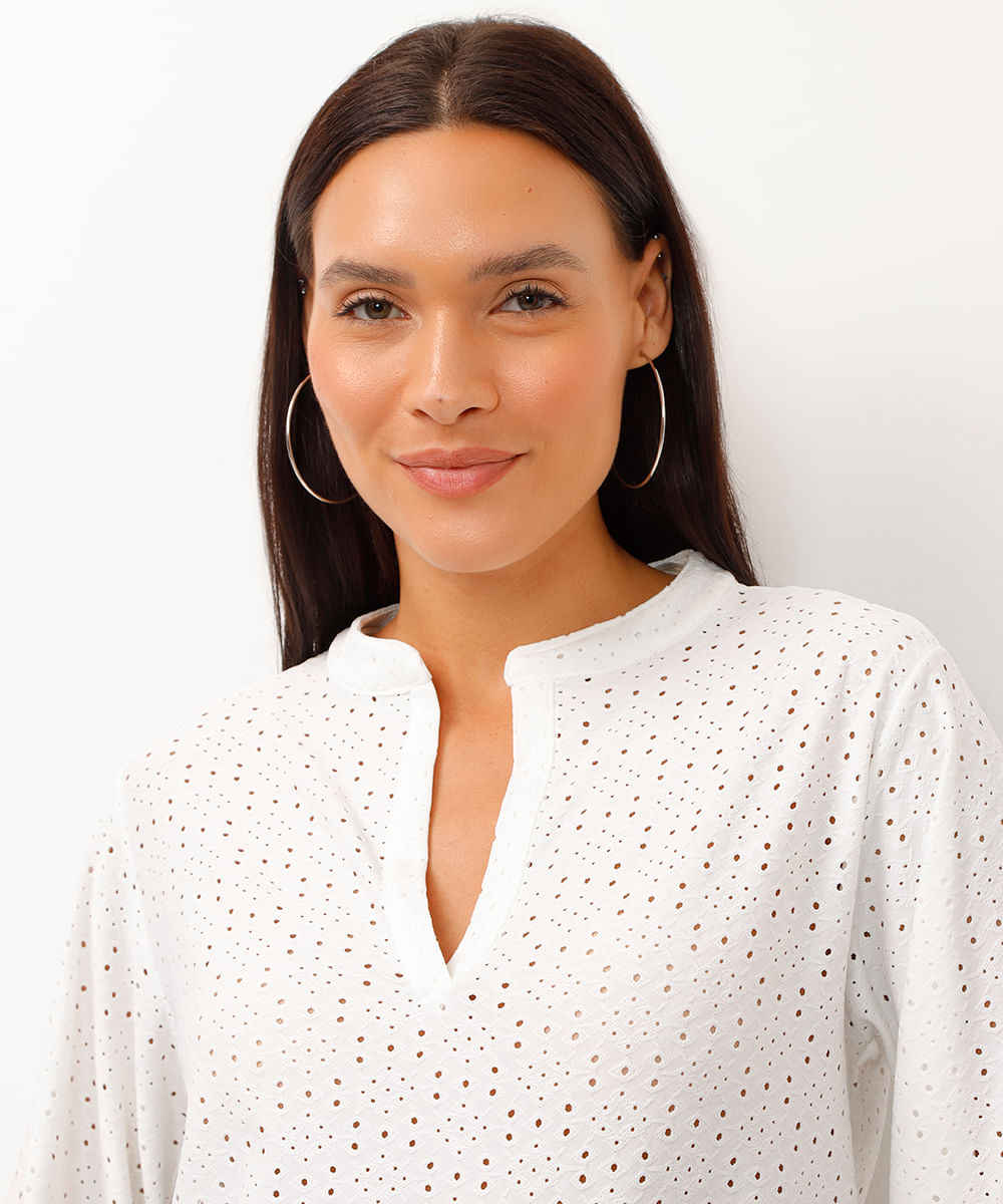 blusa bata de laise manga bufante off white