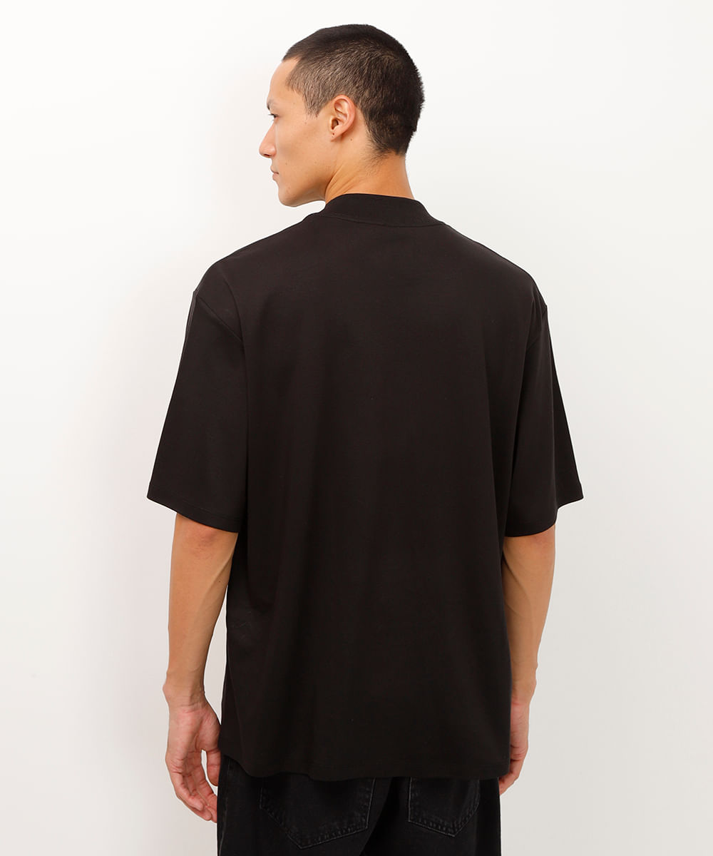 camiseta de algodão gola alta preta