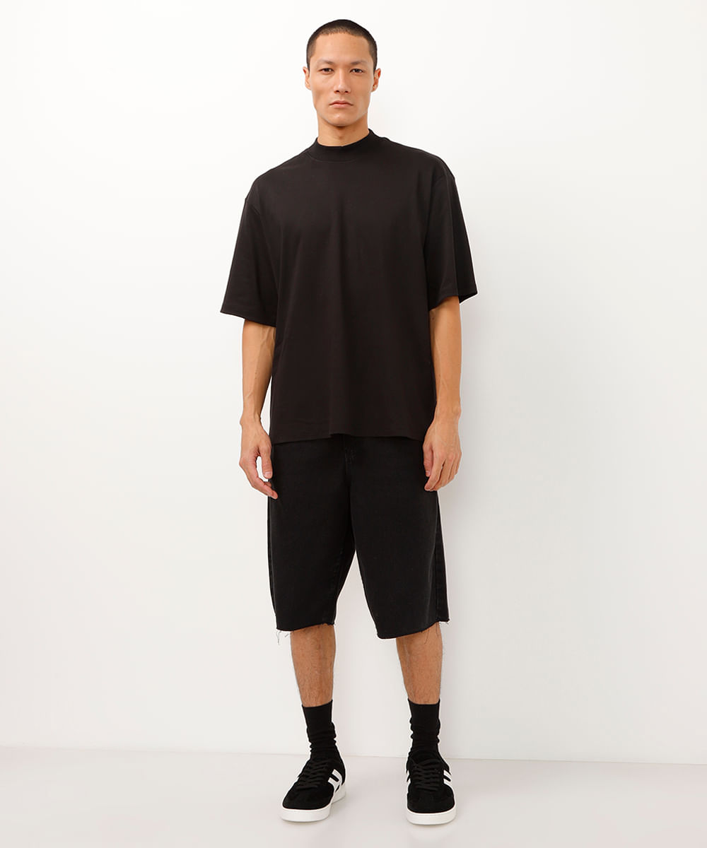 camiseta de algodão gola alta preta