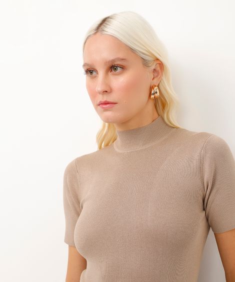 blusa de tricot gola alta canelada cinza