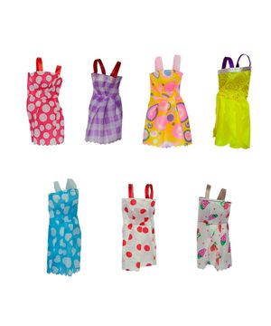 Vestido Para Boneca - Doll Dress Com 9 Vestidos