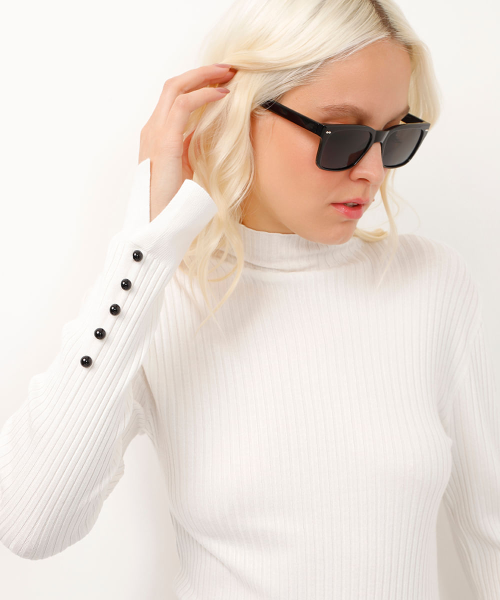 blusa de tricot gola alta com botões off white