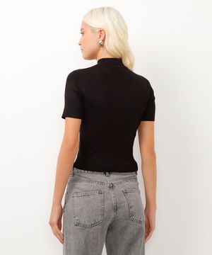 blusa de tricot gola alta canelada preta