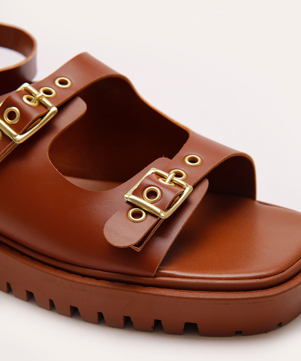 sandália flatform com fivelas e ilhós oneself marrom