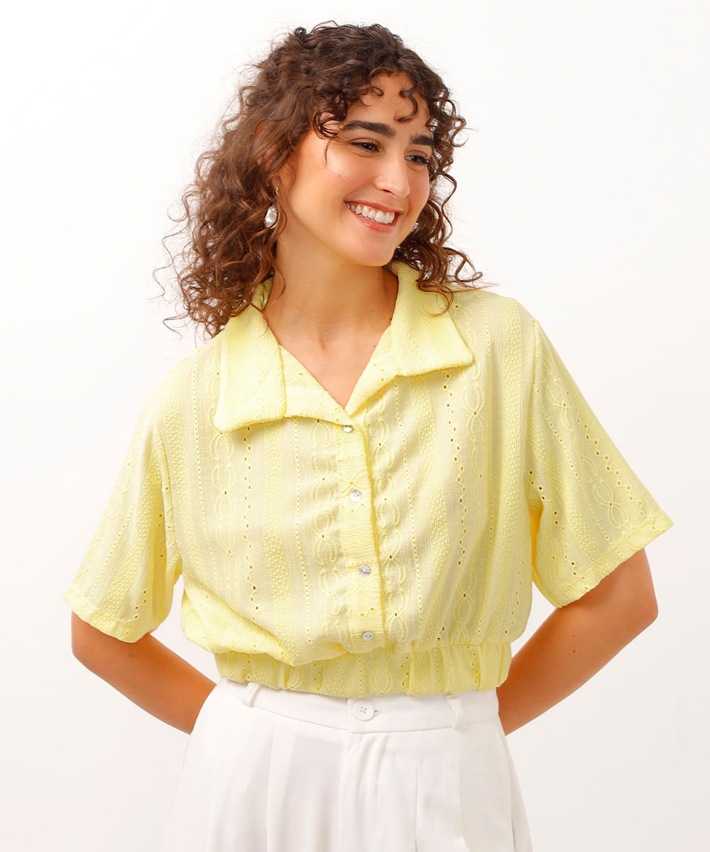 camisa cropped de laise manga curta texturizada amarelo
