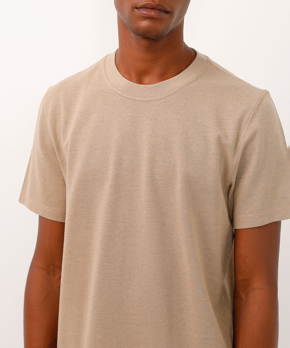 camiseta piquet texturizada manga curta bege