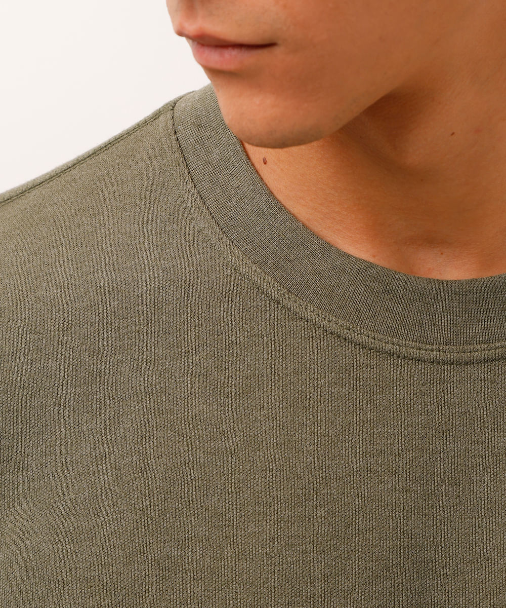 camiseta piquet texturizada manga curta verde militar