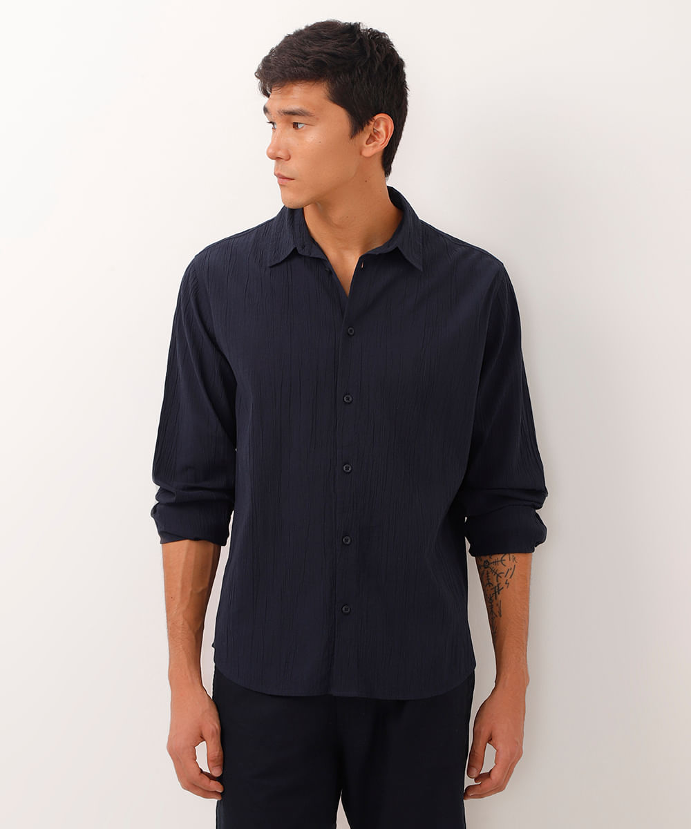 camisa texturizada comfort manga longa azul marinho