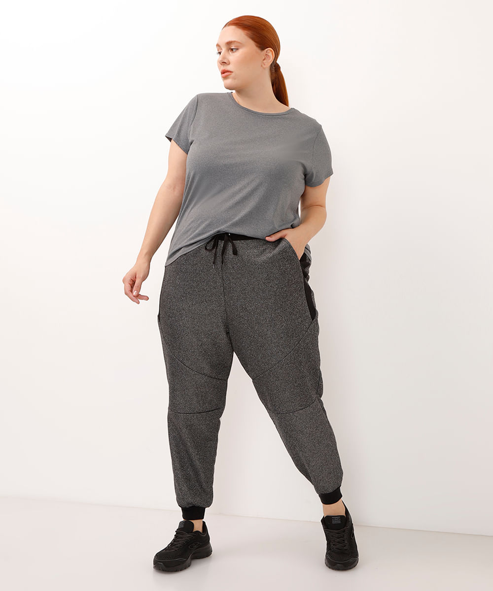 calça de moletom jogger com bolsos plus size cinza mescla