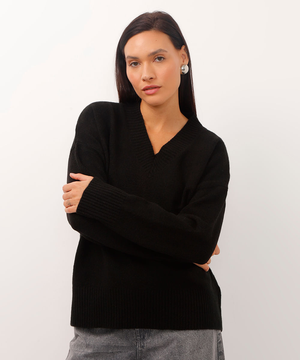 suéter de tricot oversized decote v preto
