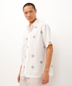 camisa com linho manga curta arabesco off white