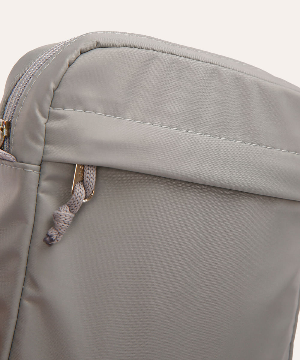 bolsa shoulder com bolso e alça regulável cinza