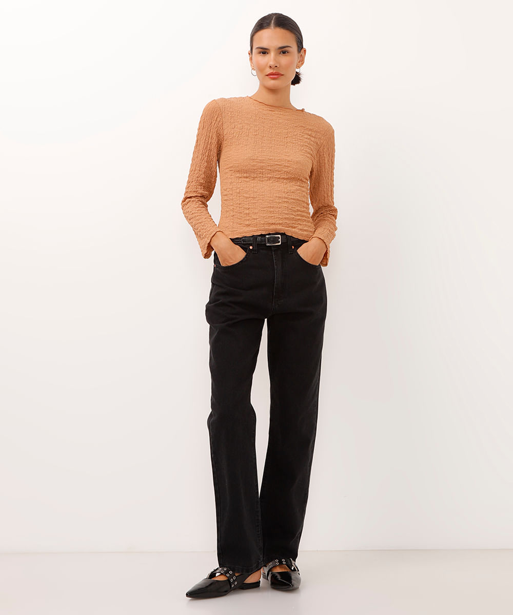 blusa manga longa texturizada com frufru bege