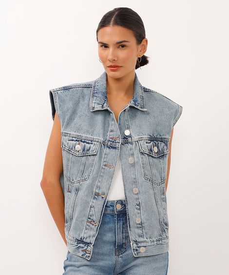 colete oversized jeans com ombreira azul