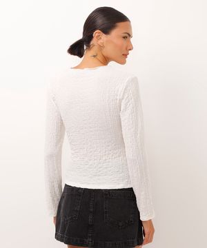 blusa manga longa texturizada com frufru off white