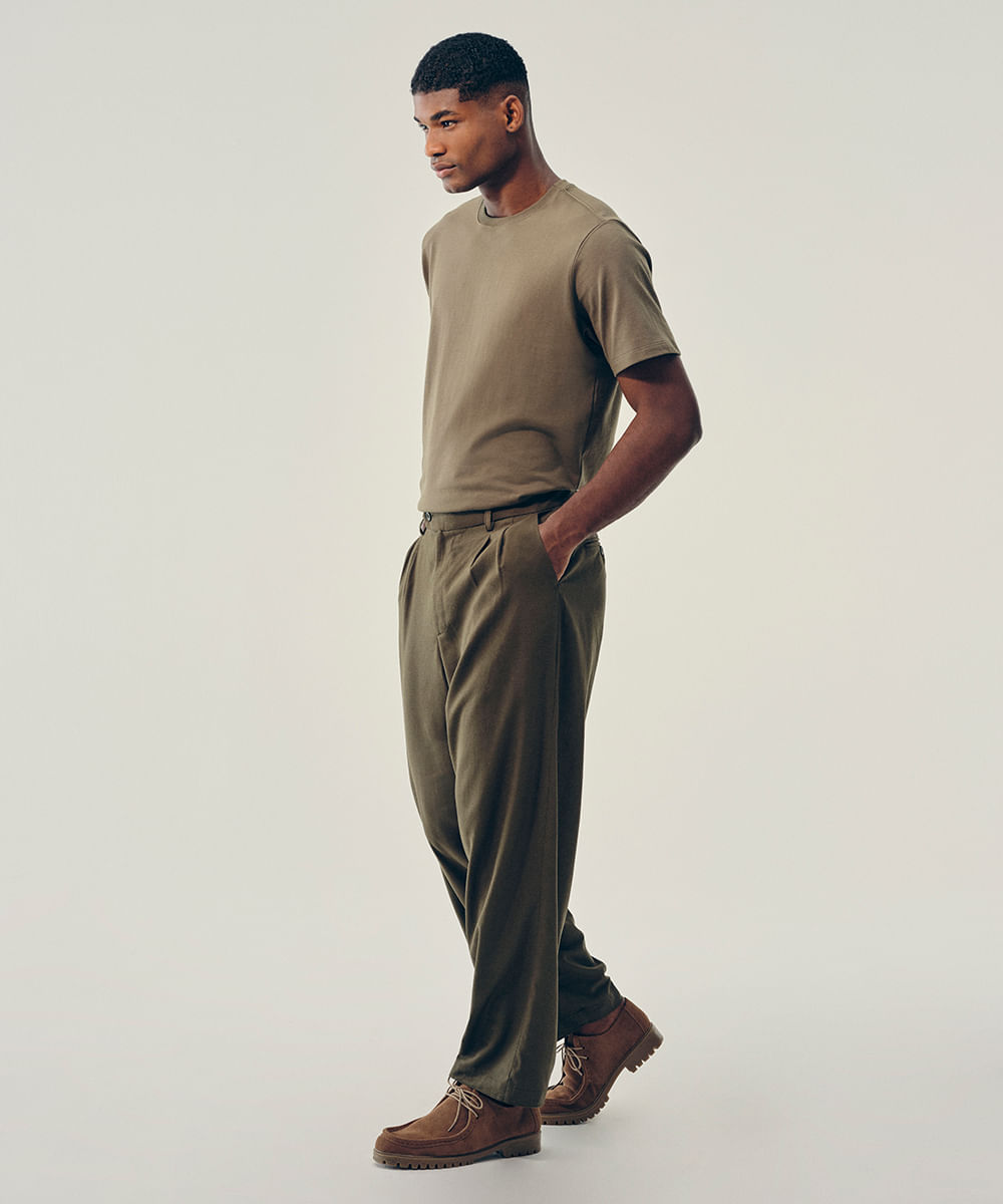 calça de alfaiataria com linho verde militar