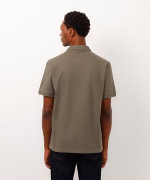 polo de algodão comfort com botão verde