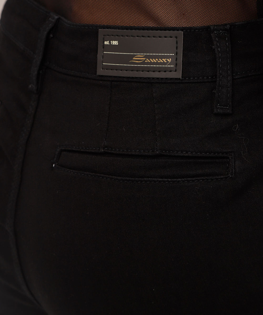 calça reta de sarja cintura alta sawary preta