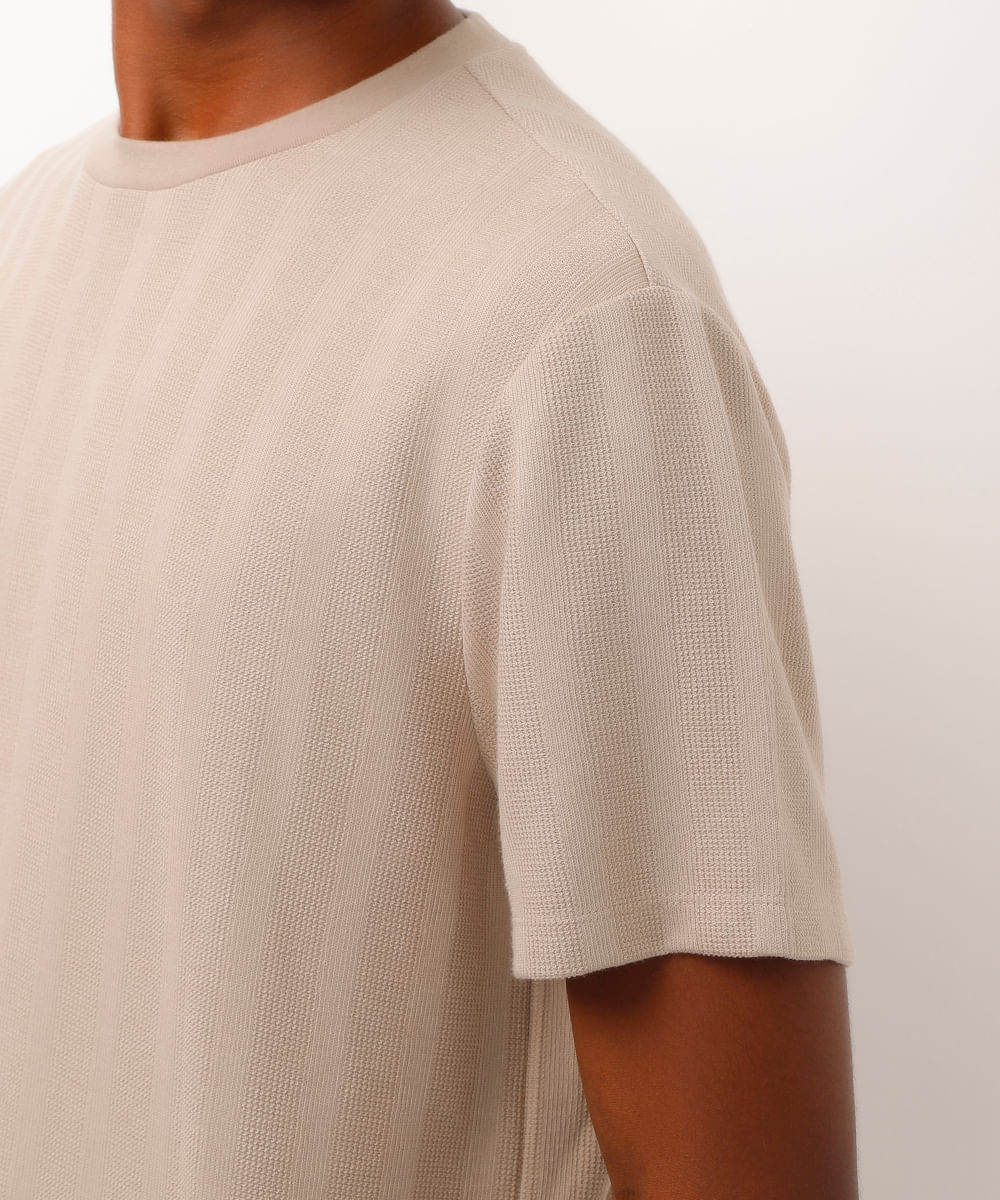 camiseta texturizada listrada bege