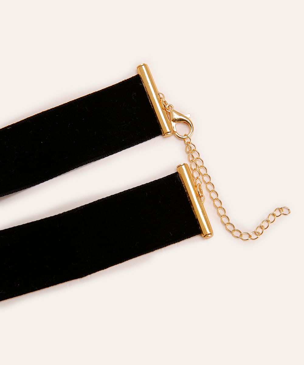colar choker de veludo com coração preto
