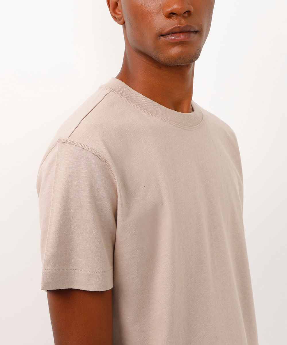 camiseta comfort com linho bege
