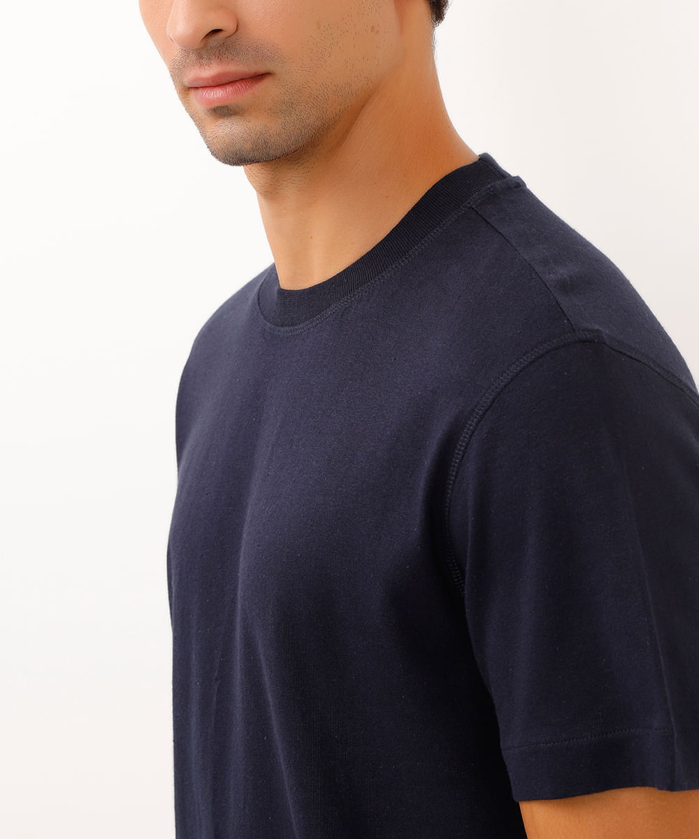 camiseta comfort com linho azul marinho