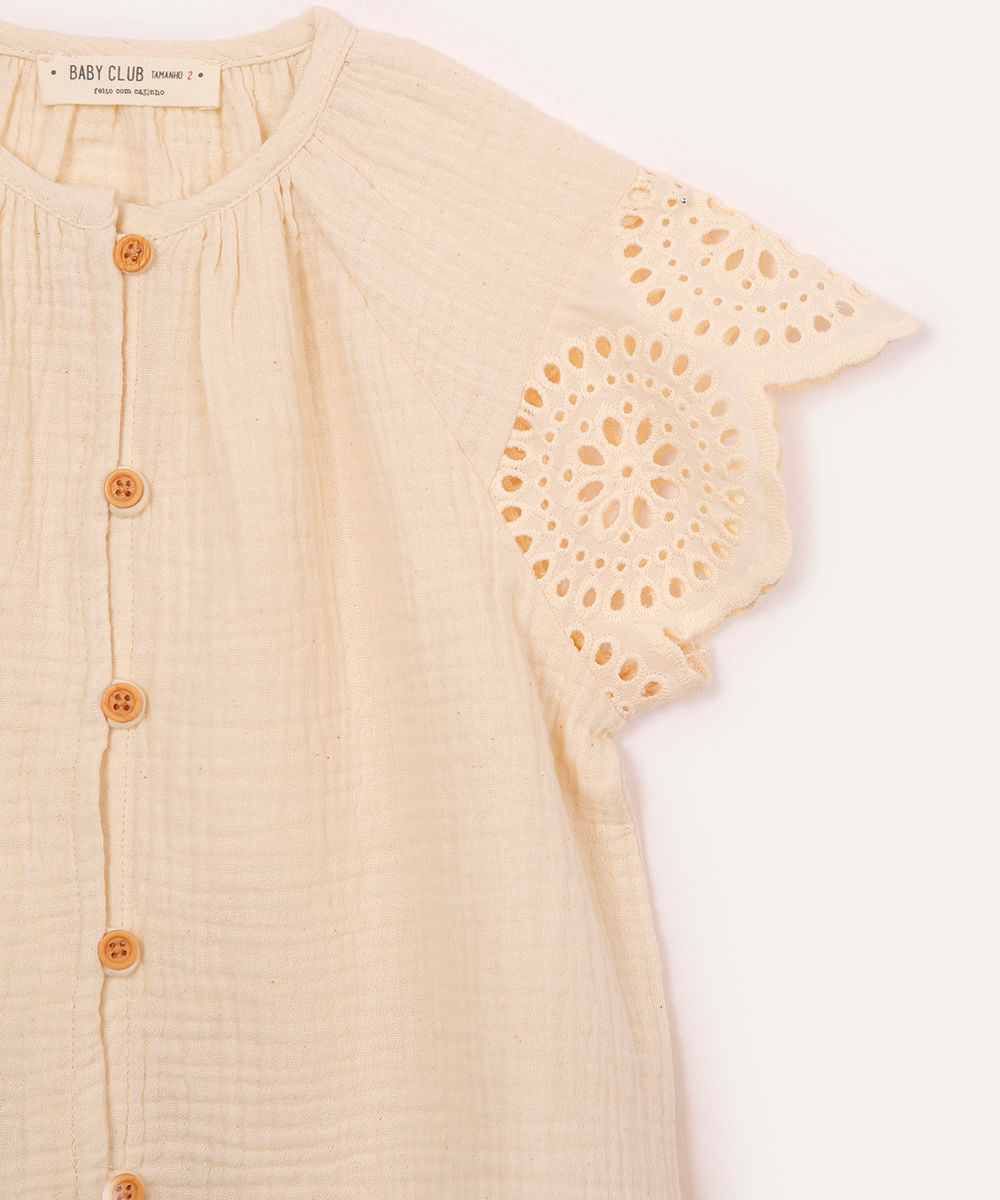 blusa de algodão infantil com laise bege