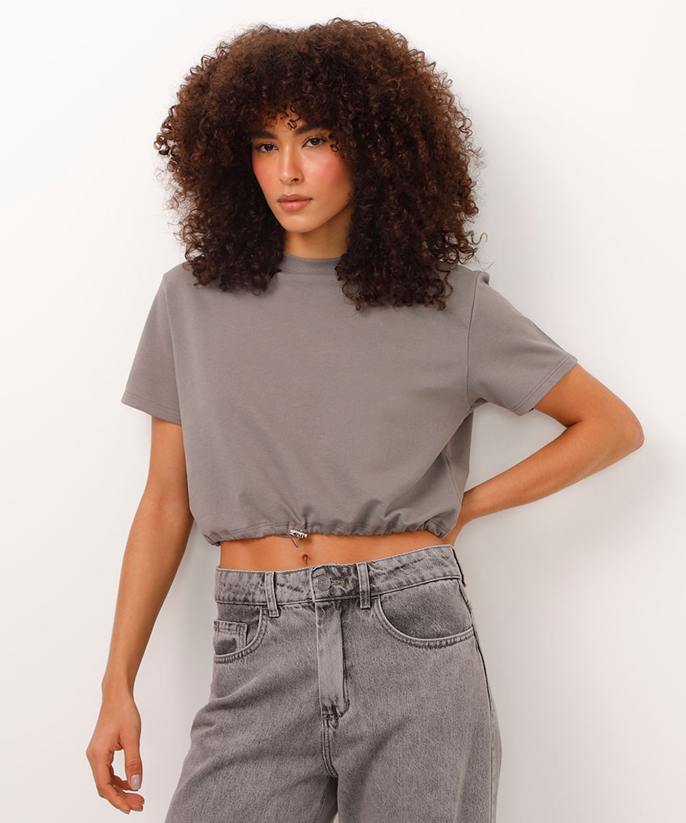 camiseta cropped de moletinho com elástico na barra cinza