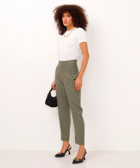 calça de alfaiataria carrot com pregas verde
