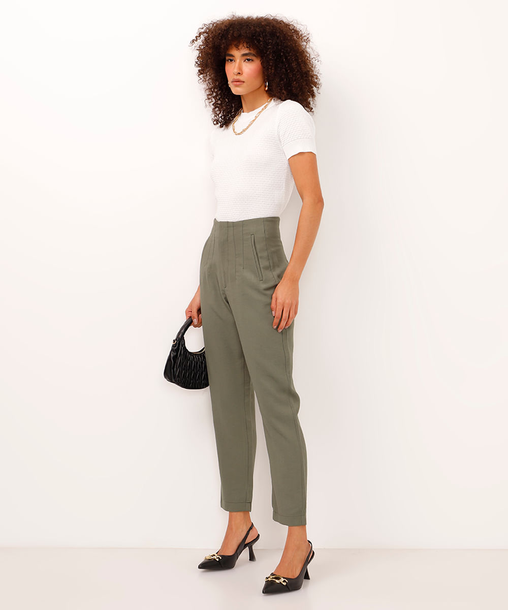 calça de alfaiataria carrot com pregas verde