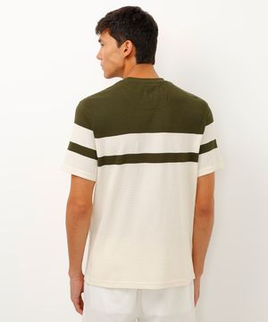 camiseta comfort texturizada listrada manga curta verde militar