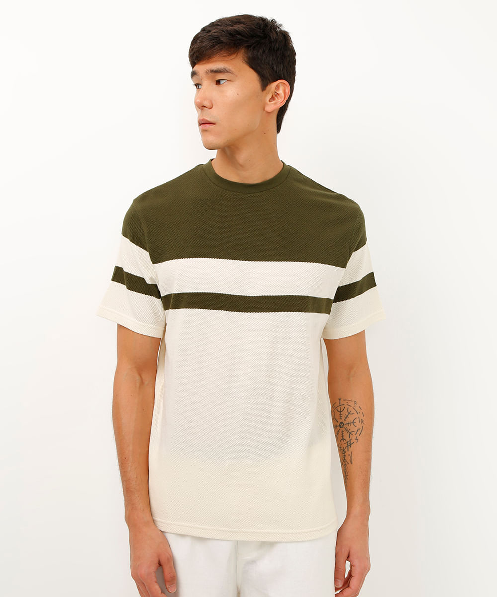 camiseta comfort texturizada listrada manga curta - verde militar