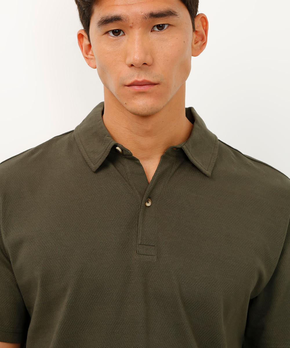 polo comfort texturizada verde militar