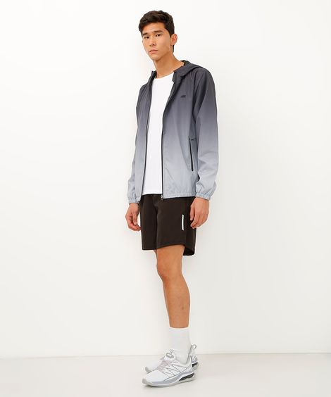short reto com bolsos esportivo preto