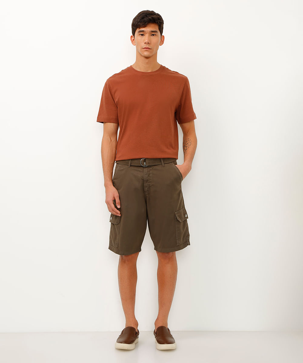 bermuda cargo de sarja com cinto marrom