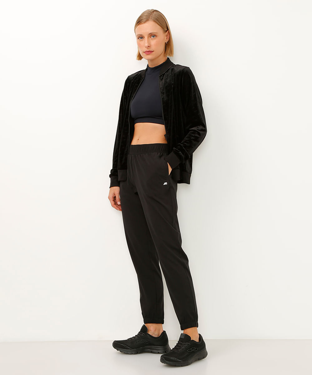 calça jogger com bolsos esportiva preta
