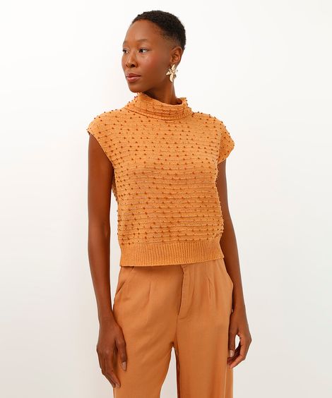 regata de tricot pompom gola alta rolê - caramelo