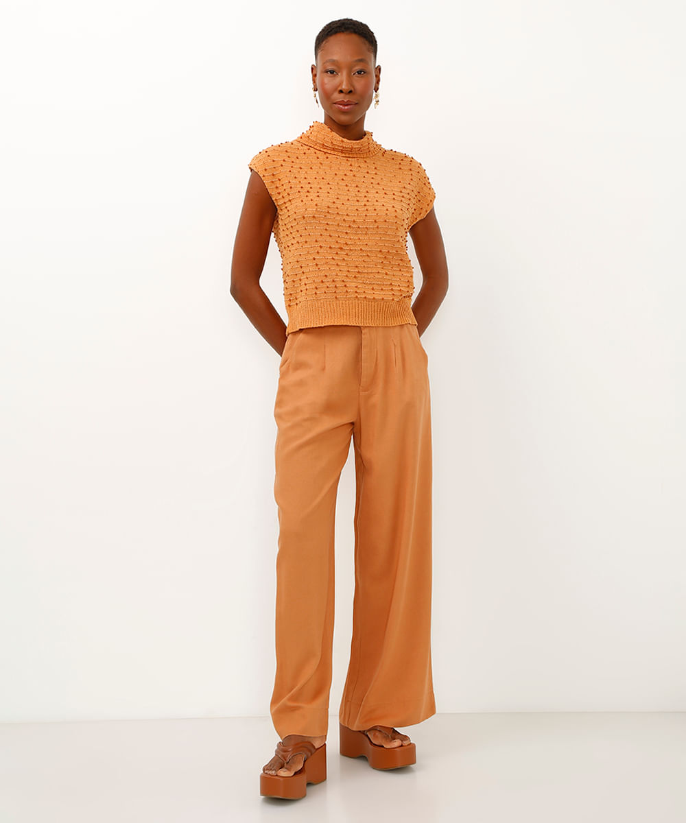 regata de tricot pompom gola alta rolê - caramelo