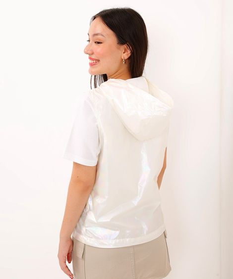 colete juvenil com capuz efeito brilhante off white