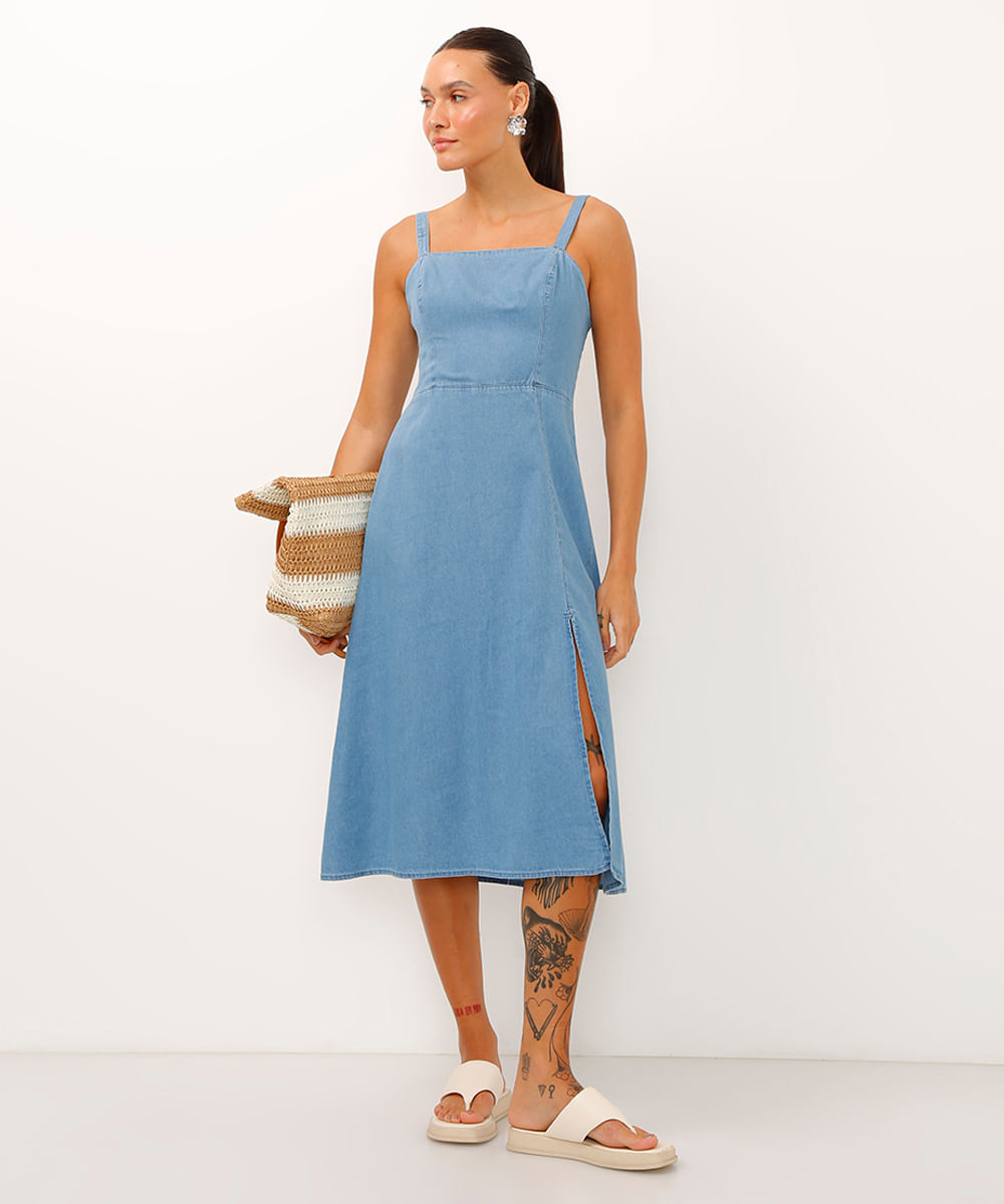 vestido jeans midi com fenda azul