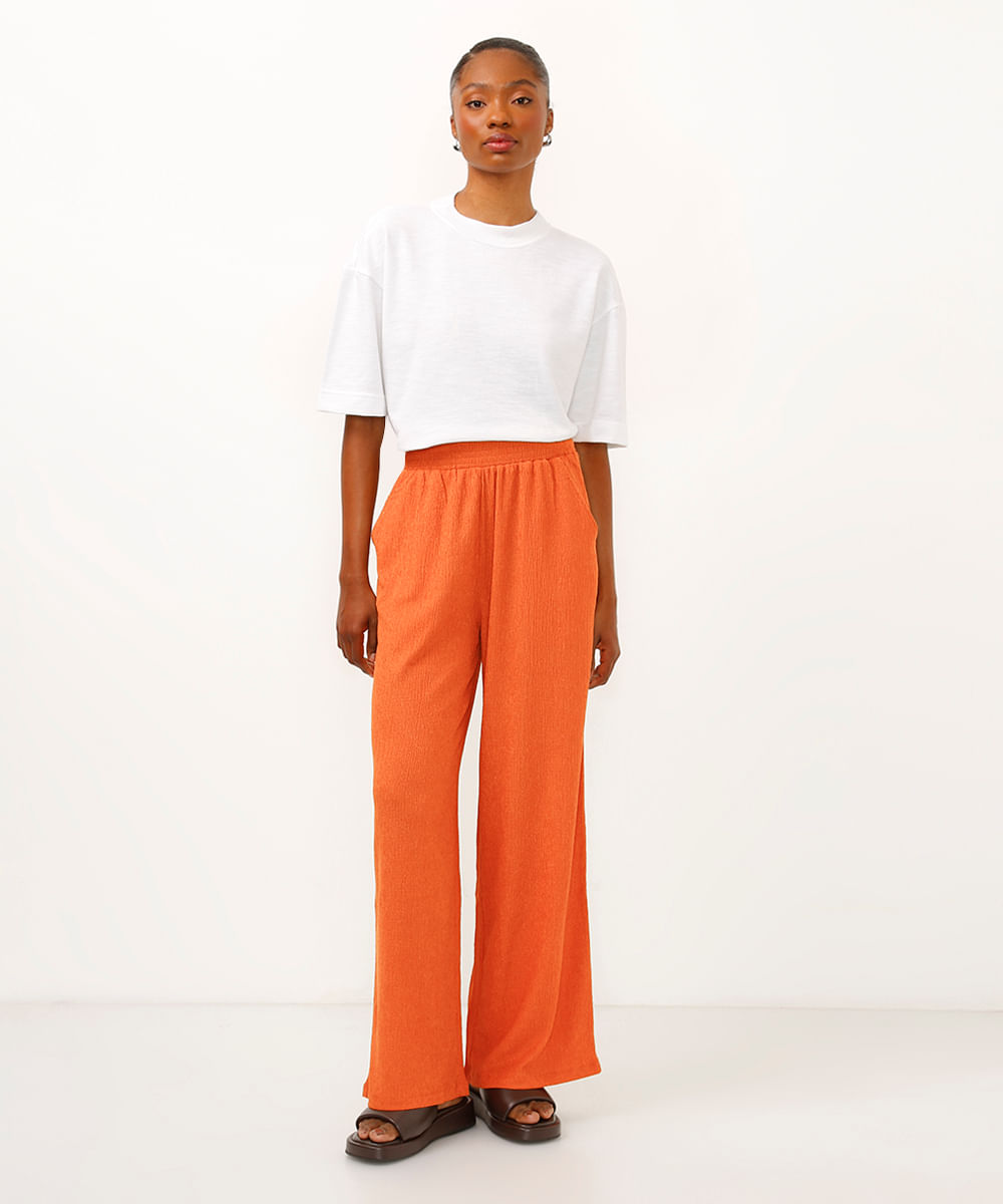 calça wide leg com bolsos texturizada laranja