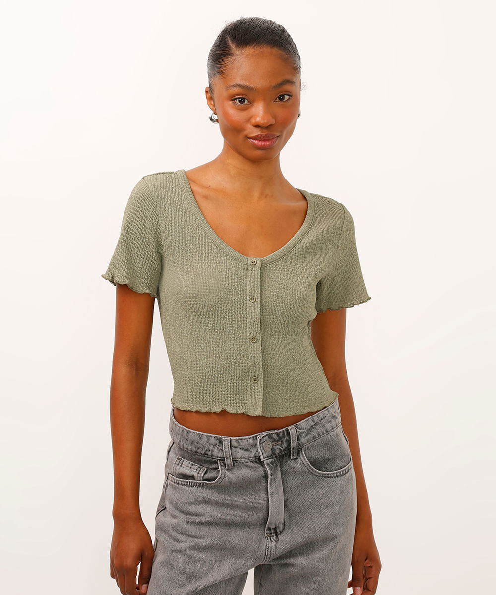 blusa texturizada com botões frufru verde