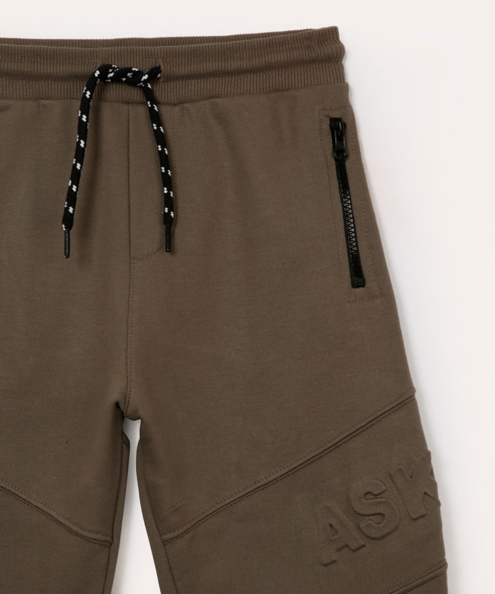calça de moletom infantil com recorte e bolsos marrom