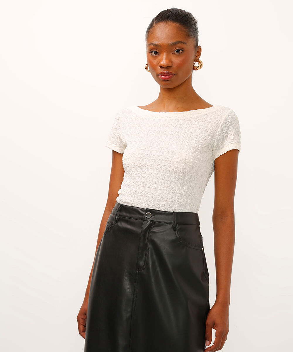 blusa texturizada manga curta off white