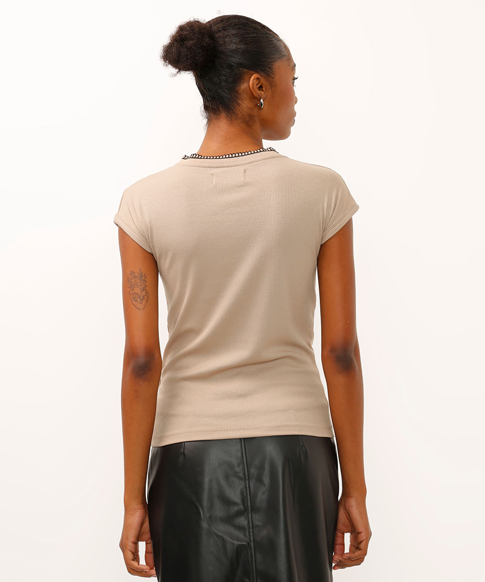 blusa de viscose canelada ponto tricot bege