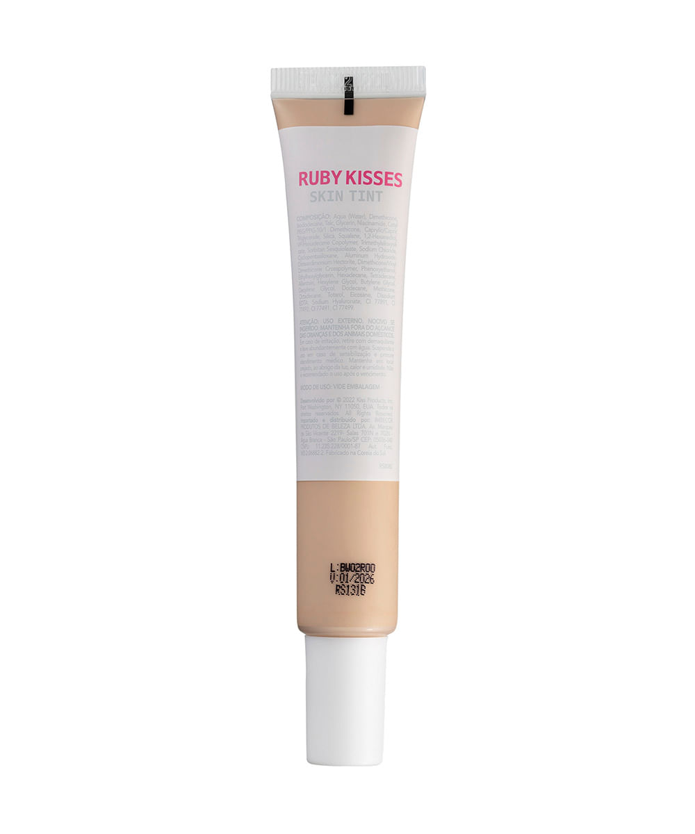 base fluida efeito natural skin tint cor 131 ruby kisses