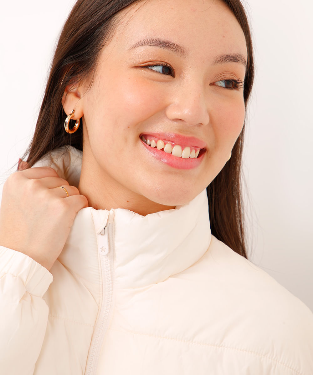 jaqueta puffer juvenil cropped gola alta bege