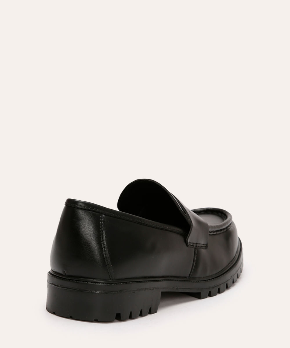 sapato oxford com recorte preto