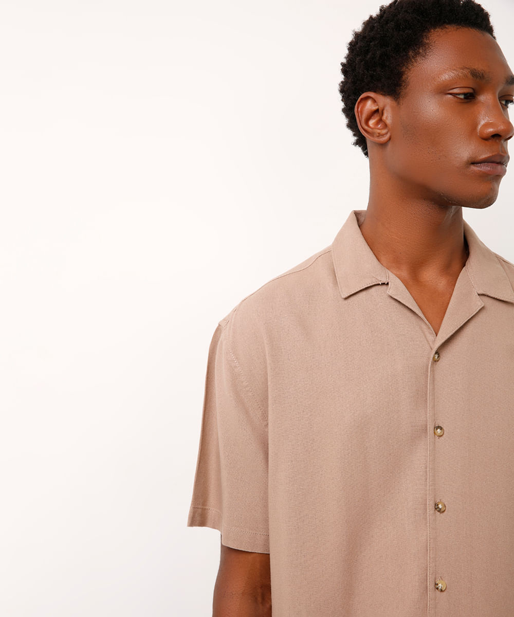 camisa de linho manga curta marrom