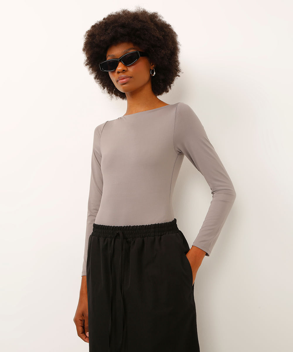 body decote canoa manga longa cinza